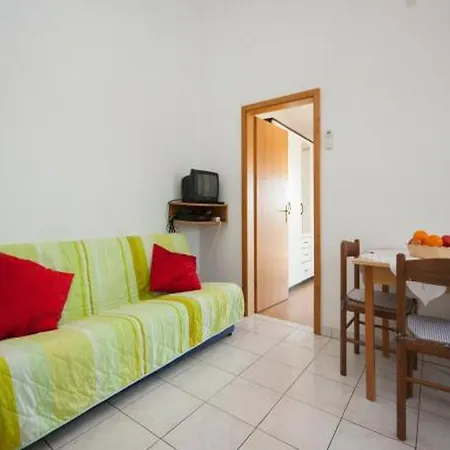 Apartment One-bedroom Near